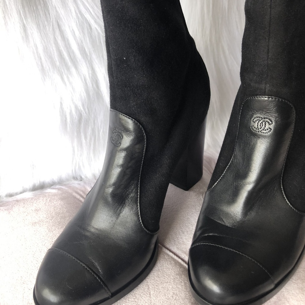CHANEL CC Boots - Picture 2 of 8